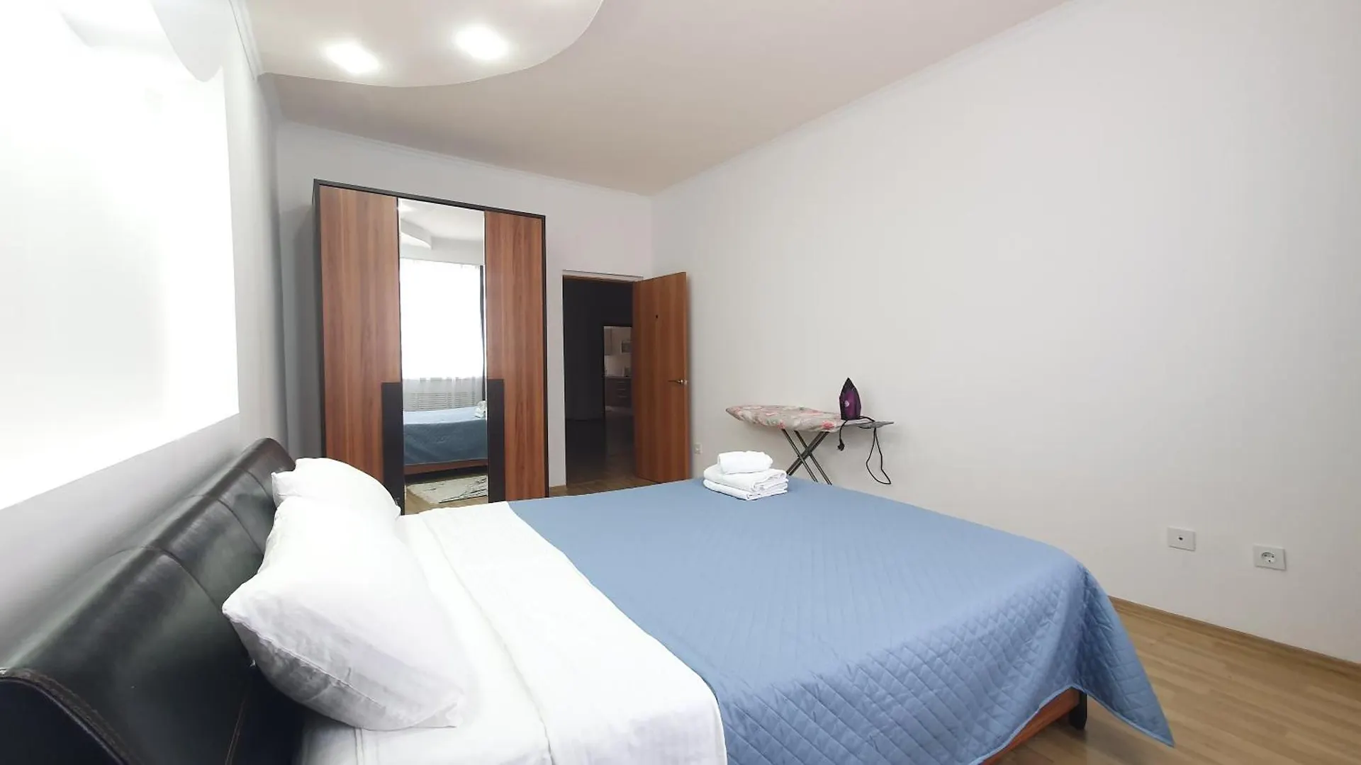 Apartment 251 8 Спальных Мест 3Х Комн Кв С 3Мя Кроватями Раскладным Диваном С Шикарным Видом На Байтерек Nur-Sultan  Kazakhstan